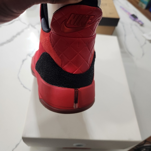 Air Jordan XXXIII - Picture 3 of 7